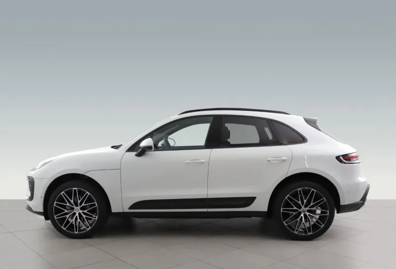 Porsche Macan =Sport Chrono= Black Pack/Panorama Гаранция Image 3